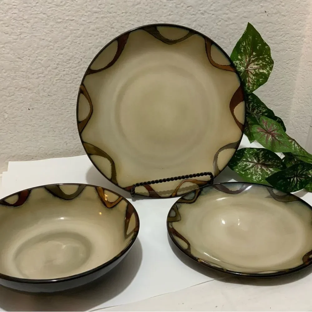 Set Pier 1 Imports (2)11” Stoneware Brown “Wave”  Dinner Plate (2)8” salad plate